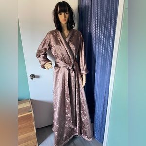 Vintage Dynasty Hong Kong In 60th Beige Size 14 M-L Full Length Robe Maxi